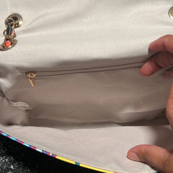 graffiti cross body - Picture 2 of 2